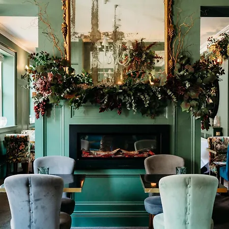 No.1 Pery Square & Hotel Limerick Junction