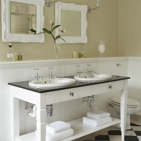 No.1 Pery Square & Hotel Limerick Junction