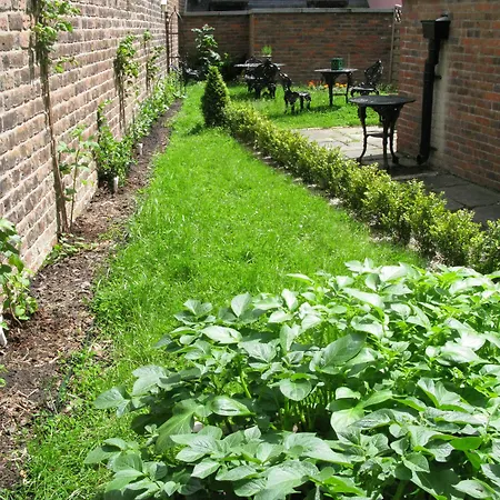 No.1 Pery Square & Ξενοδοχείο 4*