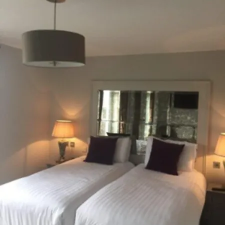 No.1 Pery Square & Hotel Limerick Junction