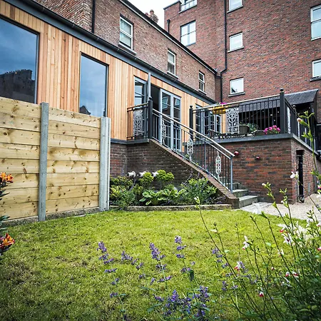 No.1 Pery Square & 4*