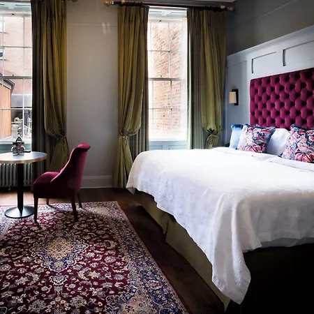 No.1 Pery Square & Hotel 4*