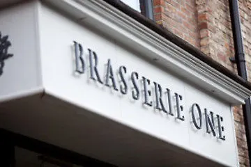 No.1 Pery Square & Ξενοδοχείο Limerick Junction