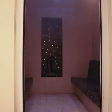 No.1 Pery Square & Hotel 4*