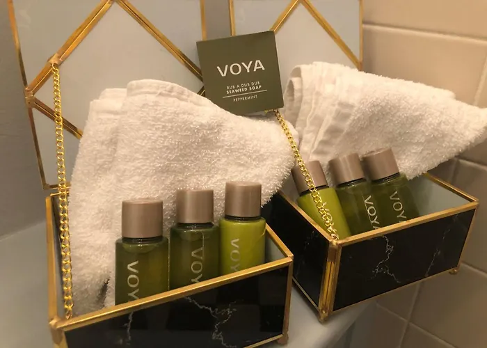 No.1 Pery Square & 4*