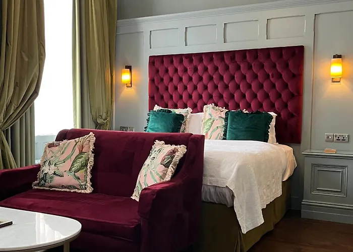 No.1 Pery Square & Limerick Junction