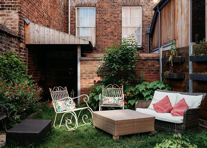 No.1 Pery Square & Hotel 4*