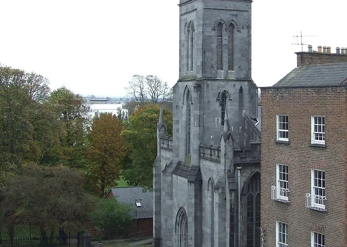 No.1 Pery Square & Hotel Limerick Junction