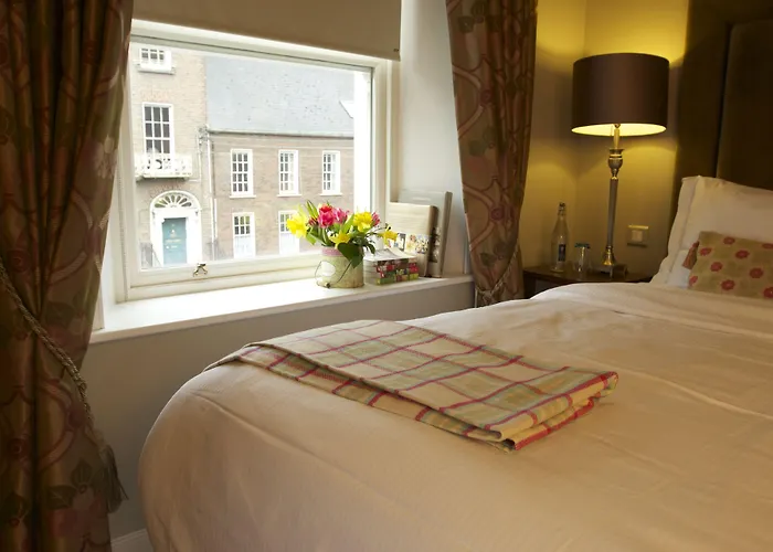 No.1 Pery Square & Hotel