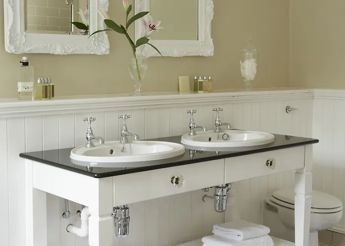 No.1 Pery Square & Hotel Limerick Junction