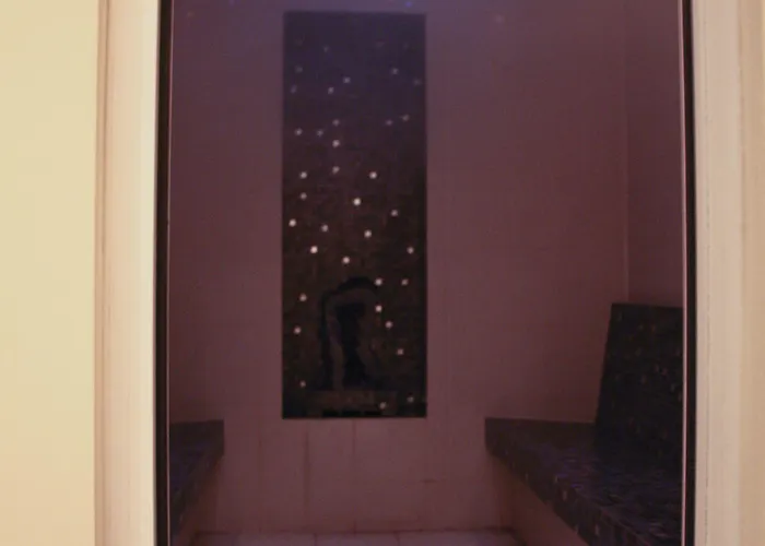 一号佩瑞广场温泉酒店 酒店