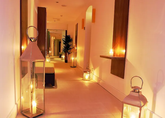 No.1 Pery Square & Hotel 4*