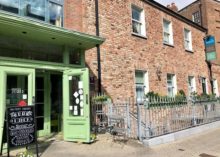 No.1 Pery Square & Hotel