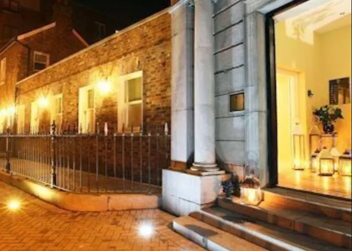 No.1 Pery Square & Hotel 4*