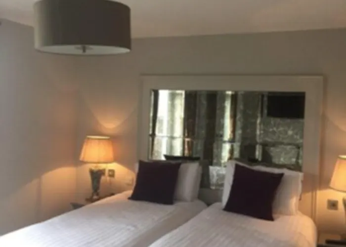 No.1 Pery Square & Hotel Limerick Junction