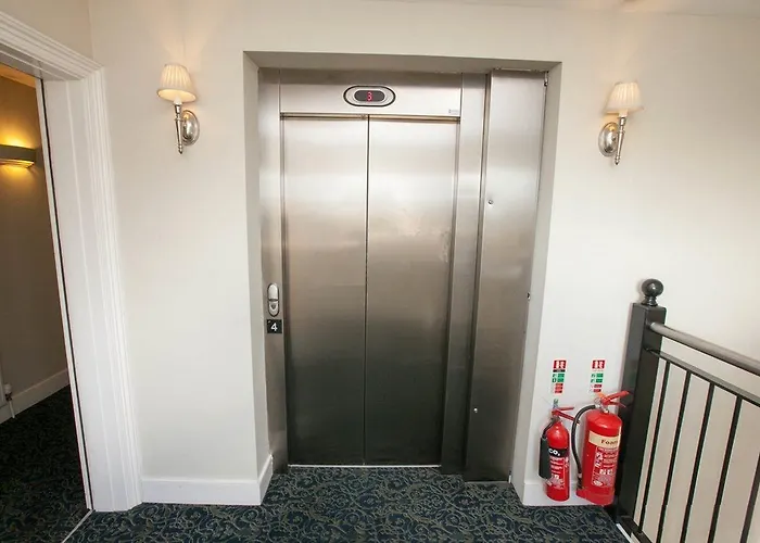 一号佩瑞广场温泉酒店