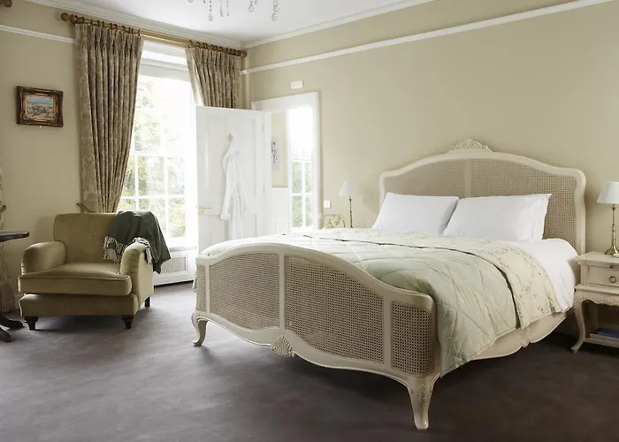 No.1 Pery Square & 4*